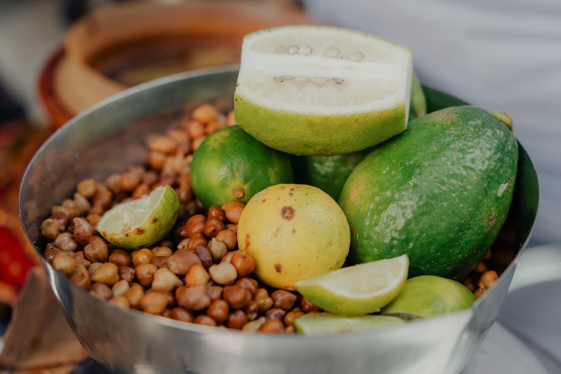 <p><em>An extra dash of Gondhoraj lime raises the bar.</em></p>