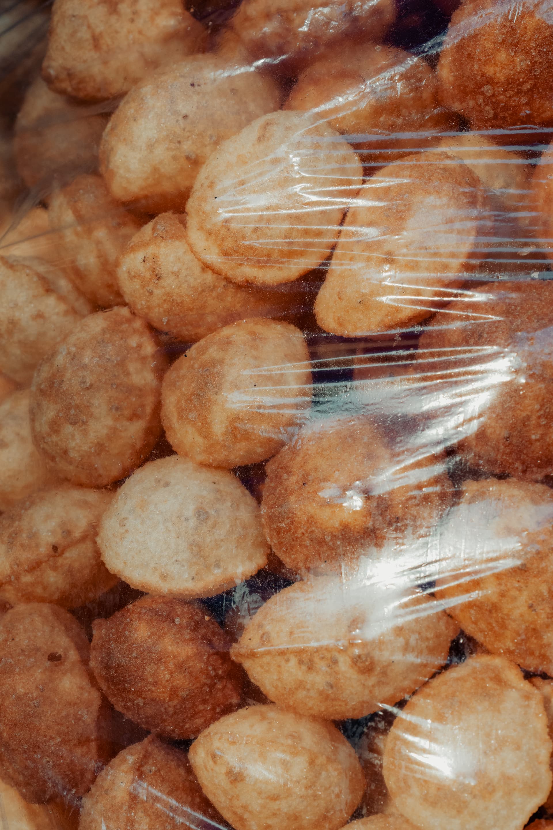 <p><em>Kolkata phuchkas need to be paper-thin and crispy.</em></p>