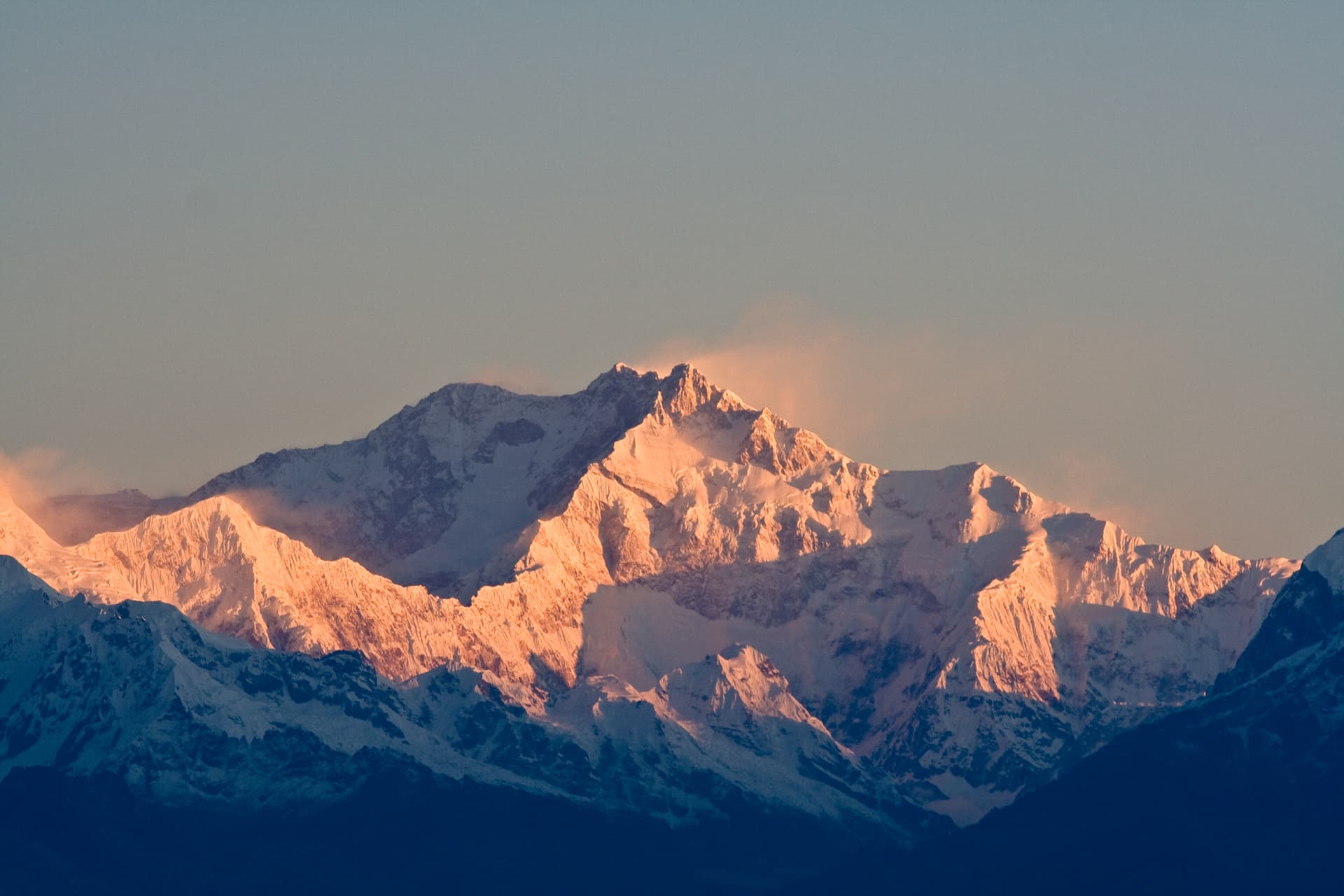 <p><em>View of the Kanchenjunga at sunrise from Tiger Hill. (Picture by West Bengal Government)</em><br><br>&nbsp;</p>