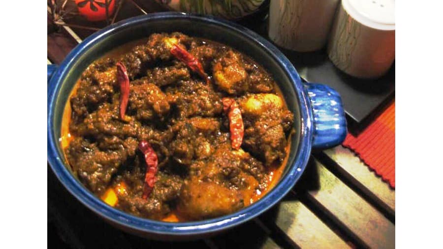 <p><em>Pork Vindaloo</em> <em>(Picture by Indu72, Wikimedia Commons)</em></p>