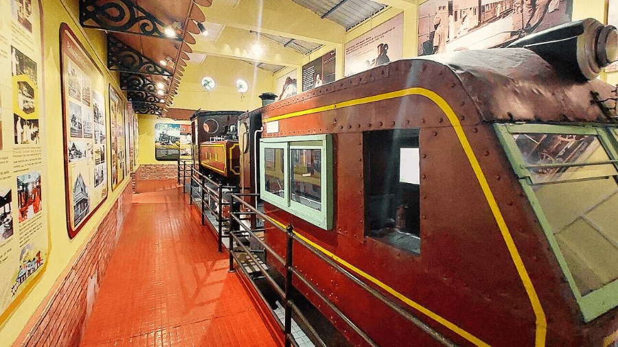 <p dir="ltr">Hop into a stationed coach at BITM and experience the sights of a train ride while exploring India's railway heritage. (Picture by Biswarup Ganguly, Wikimedia Commons)</p>
