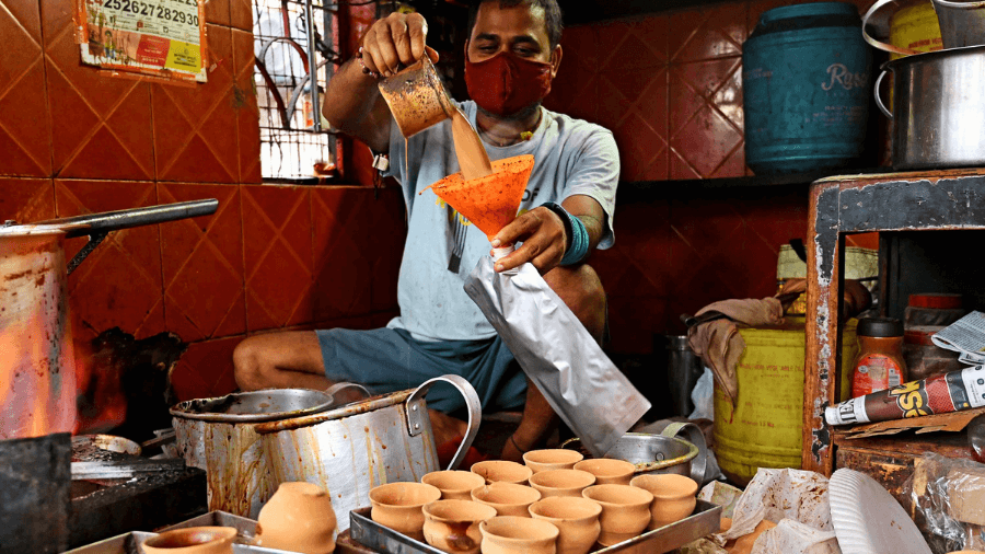 <p>Arun Tea Stall's saffron tea is the real star of the shop.&nbsp;</p>