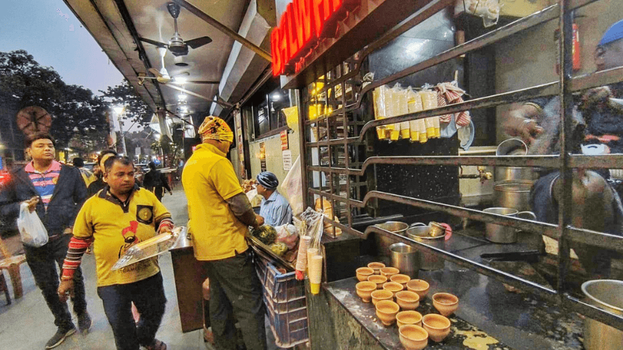 <p>Balwant Singh's Dhaba has brewed its Darjeeling-Assam blend since 1926.</p>