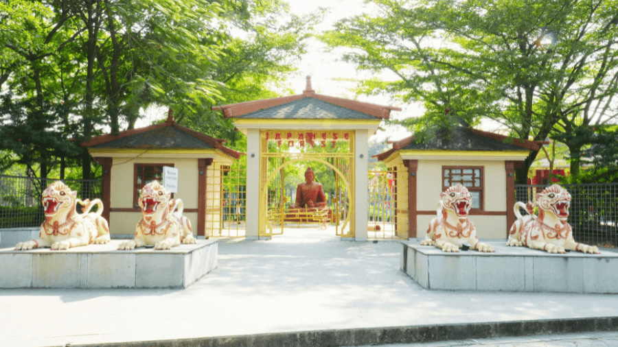 <p>A Buddhist sculpture within the Japanese Garden.</p>