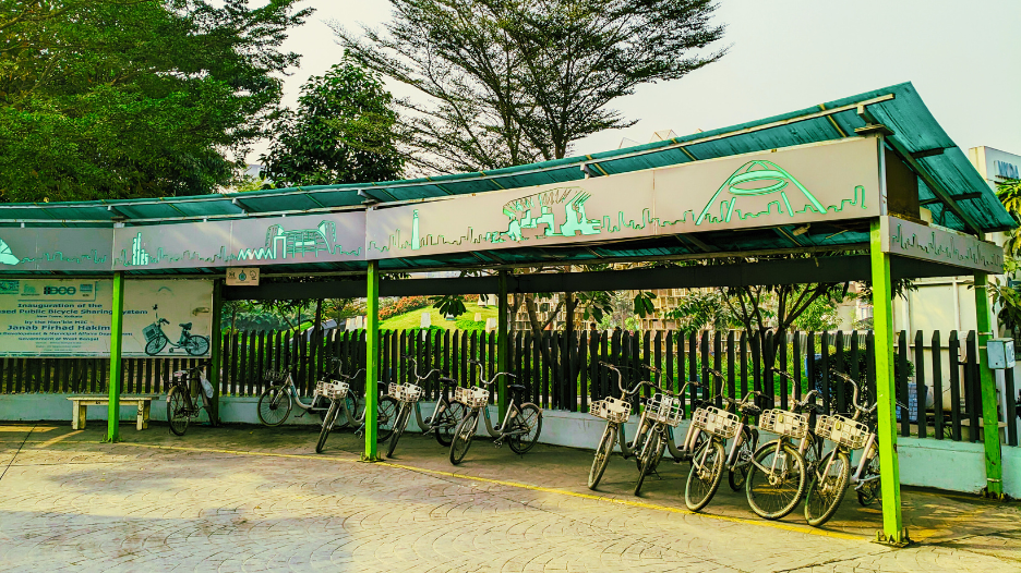Dedicated bicycle docking stations across New Town make it easy to rent a cycle and explore the township at your own pace. (Pictures by Krishnungshu Gangopadhay)