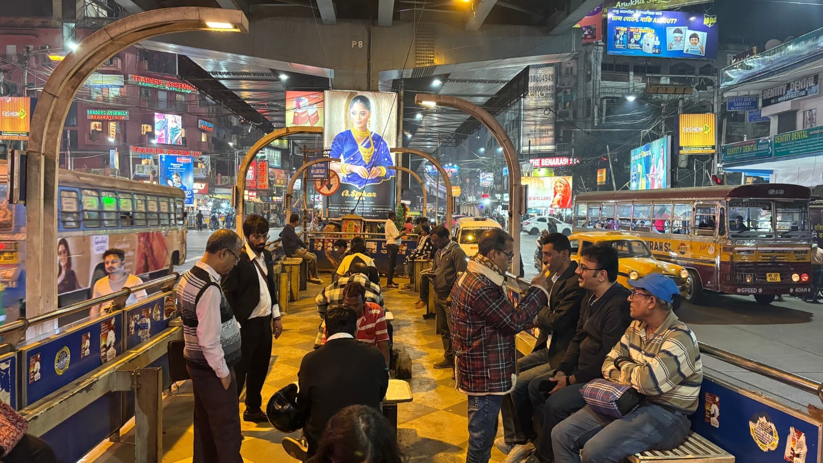 <p>The chess club under the Gariahat flyover.&nbsp;</p>