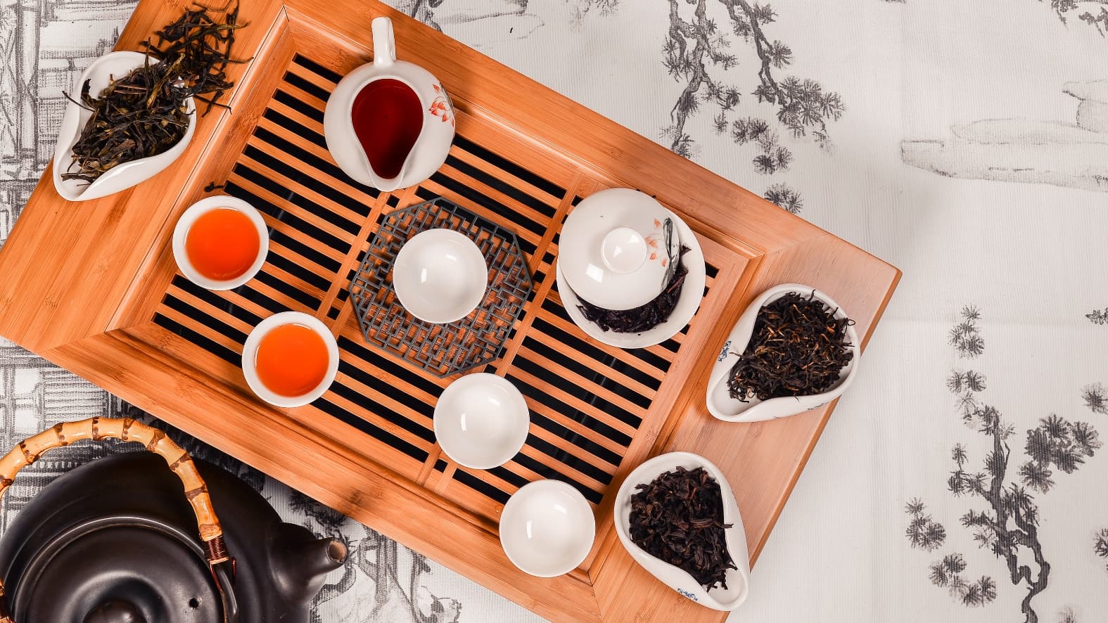 <p>A traditional Chinese tea ceremony. (Shutterstock)</p>