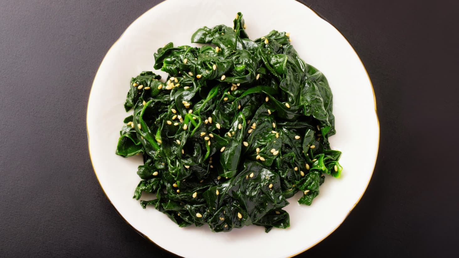 <p><em>Shaak&nbsp;</em>(fried leafy greens)</p>