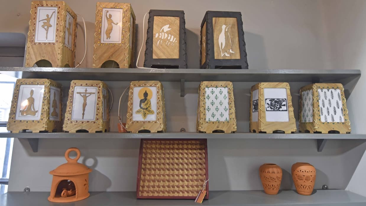<p>Artisana celebrates not only Bengal's rich craft heritage, but also the artisans whose skills continue to keep these traditions alive.</p>