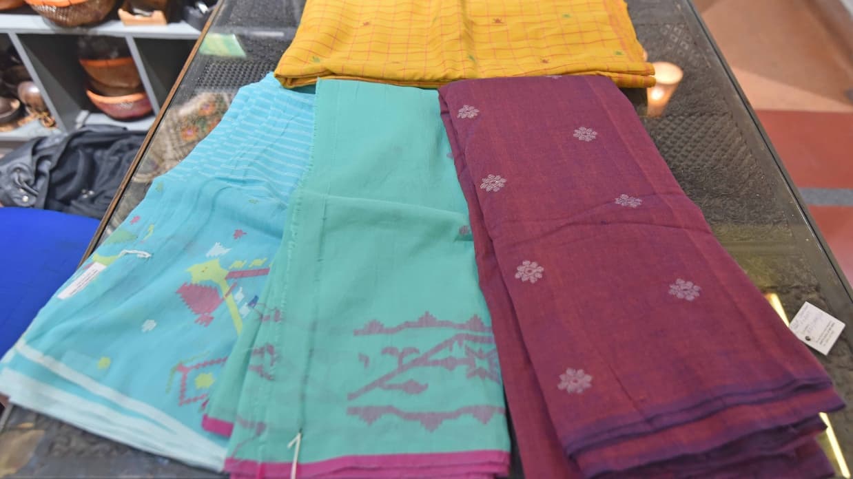 <p>The handloom collection celebrates Bengal's rich weaving traditions.</p>